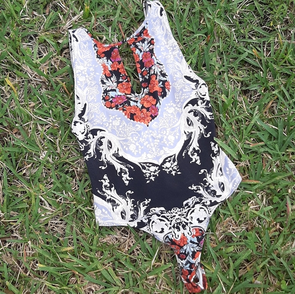 FREE PEOPLE Intimately Floral Multicolor Thong S - Picture 3 of 8